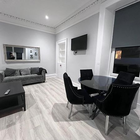 Lovely 4 Bedroom 2Nd Floor Walk Up Apartment Edinburgh Eksteriør bilde