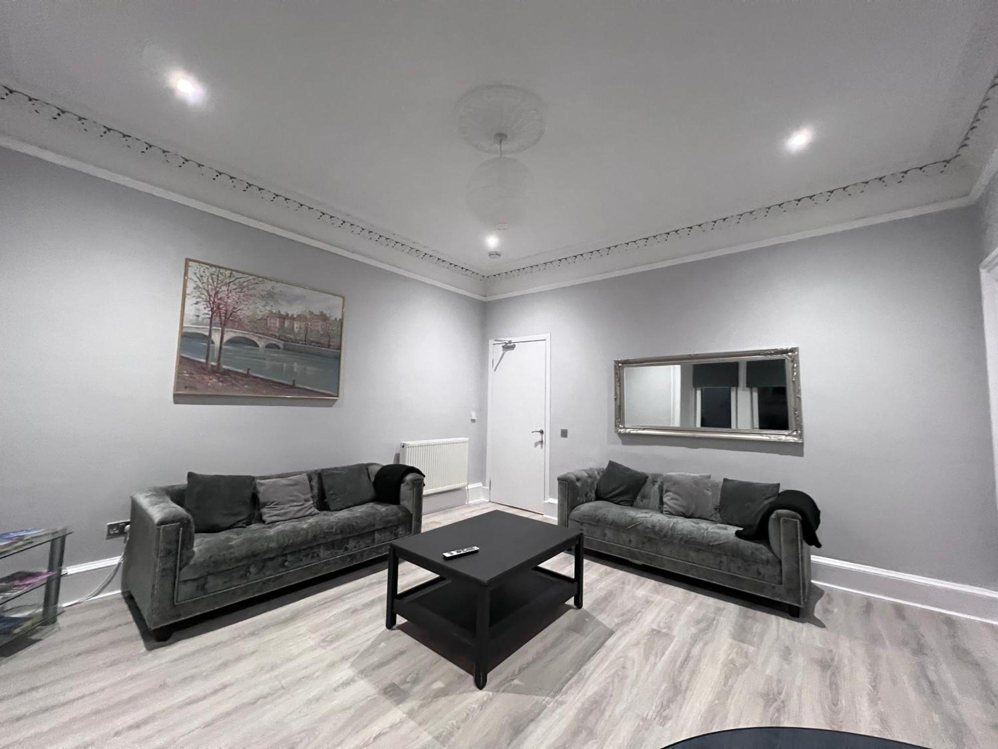 Lovely 4 Bedroom 2Nd Floor Walk Up Apartment Edinburgh Eksteriør bilde
